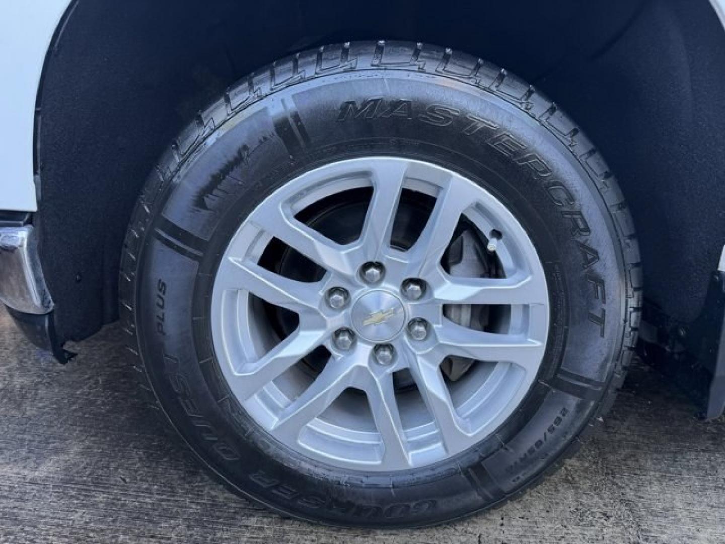 2020 Summit White /Jet Black Chevrolet Silverado 1500 (1GCRYDED8LZ) with an 8 5.3L engine, Automatic transmission, located at 27610 S Dixie Hwy, Homestead, FL, 33032, (305) 749-2348, 25.510241, -80.438301 - Boasts 22 Highway MPG and 16 City MPG! This Chevrolet Silverado 1500 boasts a Gas V8 5.3L/325 engine powering this Automatic transmission. Z71 OFF-ROAD PACKAGE includes (Z71) Off-Road suspension, (JHD) Hill Descent Control, (NZZ) skid plates and (K47) high-capacity air filter Includes Z71 hard badge - Photo#15