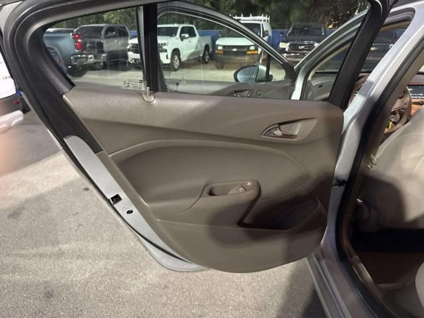 2018 Silver Ice Metallic /Dark Atmosphere/Medium Atmosphere Chevrolet Cruze (1G1BC5SM7J7) with an 4 1.4L engine, Automatic transmission, located at 27610 S Dixie Hwy, Homestead, FL, 33032, (305) 749-2348, 25.510241, -80.438301 - KBB.com 10 Most Awarded Brands. Only 74,466 Miles! Scores 40 Highway MPG and 29 City MPG! This Chevrolet Cruze boasts a Turbocharged Gas I4 1.4L/ engine powering this Automatic transmission. TRANSMISSION, 6-SPEED AUTOMATIC (STD), SILVER ICE METALLIC, SEATS, FRONT BUCKET WITH RECLINING SEATBACKS AND - Photo#14