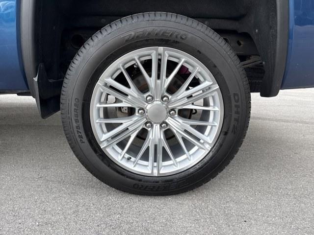 2018 Stone Blue Metallic /Dark Ash seats with Jet Black interior accents GMC Sierra 1500 (3GTU2NEC1JG) with an 8 5.3L engine, Automatic transmission, located at 27610 S Dixie Hwy, Homestead, FL, 33032, (305) 749-2348, 25.510241, -80.438301 - Delivers 20 Highway MPG and 15 City MPG! This GMC Sierra 1500 delivers a Gas V8 5.3L/325 engine powering this Automatic transmission. WIRELESS CHARGING, WINDOW, POWER, REAR SLIDING WITH REAR DEFOGGER, WHEELS, 20 X 9 (50.8 CM X 22.9 CM) POLISHED ALUMINUM.* This GMC Sierra 1500 Features the Following - Photo#11