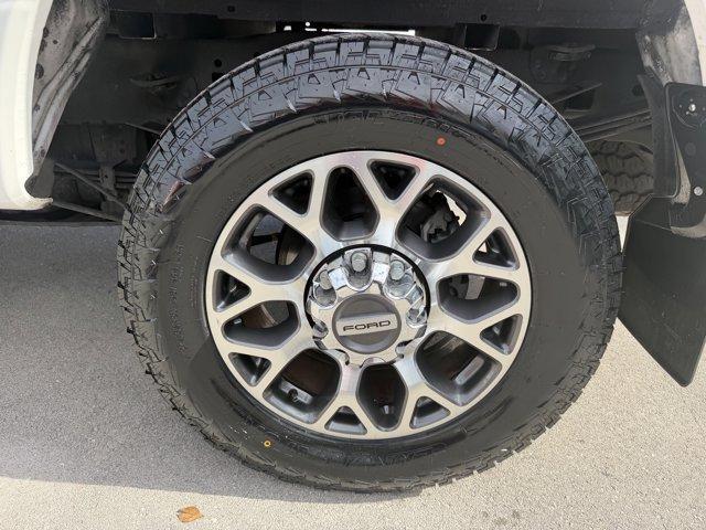 2021 White Ford Super Duty F-350 SRW (1FT8W3BT1ME) with an 8 6.7 L engine, Automatic transmission, located at 27610 S Dixie Hwy, Homestead, FL, 33032, (305) 749-2348, 25.510241, -80.438301 - This Ford Super Duty F-350 SRW boasts a Intercooled Turbo Diesel V-8 6.7 L/406 engine powering this Automatic transmission. Urethane Gear Shifter Material, Trip Computer, Transmission w/Driver Selectable Mode and Oil Cooler.* This Ford Super Duty F-350 SRW Features the Following Options *Trailer Wir - Photo#16