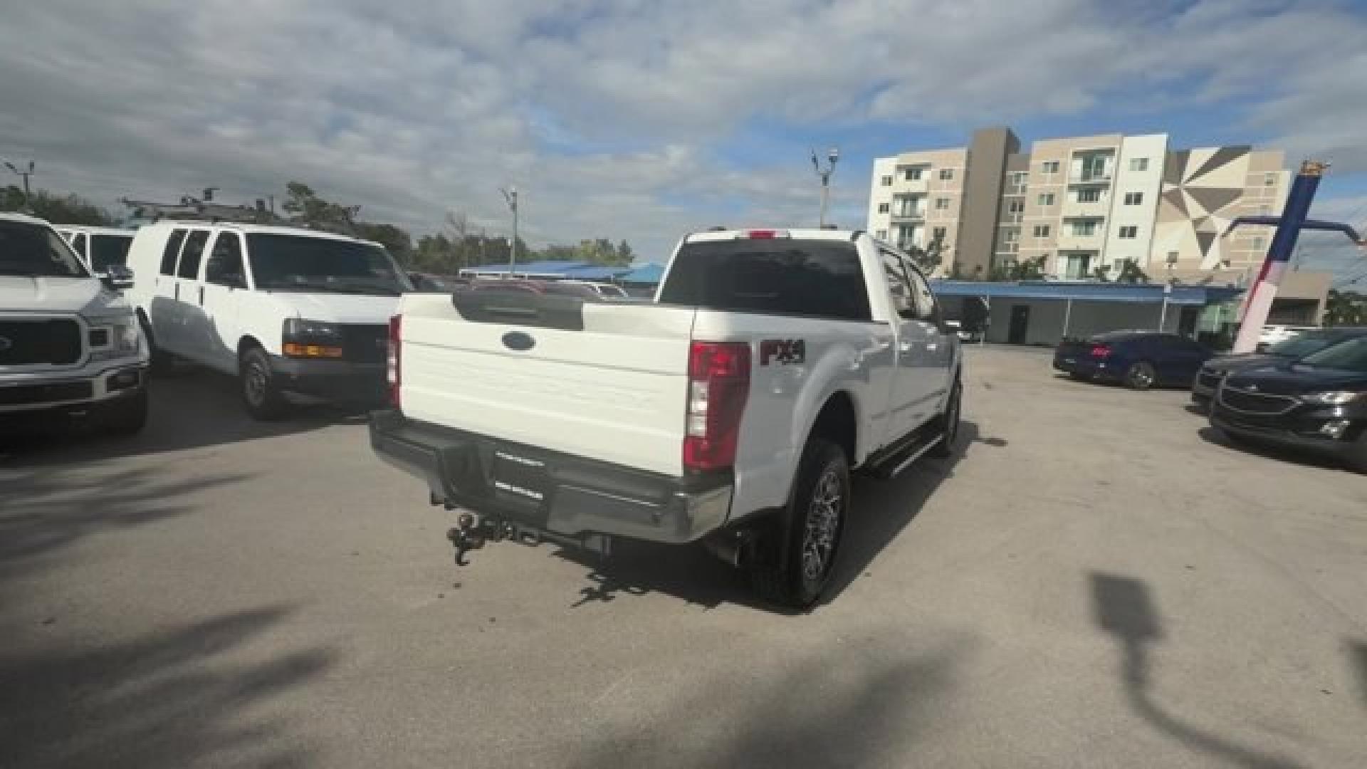 2021 White Ford Super Duty F-350 SRW (1FT8W3BT1ME) with an 8 6.7 L engine, Automatic transmission, located at 27610 S Dixie Hwy, Homestead, FL, 33032, (305) 749-2348, 25.510241, -80.438301 - This Ford Super Duty F-350 SRW boasts a Intercooled Turbo Diesel V-8 6.7 L/406 engine powering this Automatic transmission. Urethane Gear Shifter Material, Trip Computer, Transmission w/Driver Selectable Mode and Oil Cooler.* This Ford Super Duty F-350 SRW Features the Following Options *Trailer Wir - Photo#4