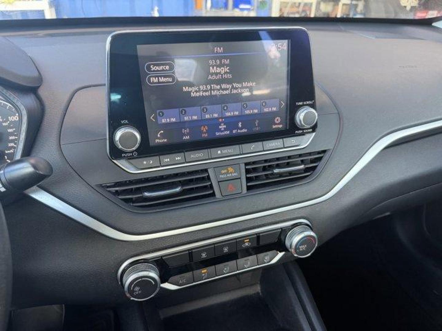 2020 Brilliant Silver Metallic /Charcoal Nissan Altima (1N4BL4BV8LC) with an 4 2.5 L engine, Variable transmission, located at 27610 S Dixie Hwy, Homestead, FL, 33032, (305) 749-2348, 25.510241, -80.438301 - Scores 39 Highway MPG and 28 City MPG! This Nissan Altima boasts a Regular Unleaded I-4 2.5 L/152 engine powering this Variable transmission. CHARCOAL, CLOTH SEAT TRIM, BRILLIANT SILVER METALLIC, [L92] FLOOR MATS and TRUNK MAT.*This Nissan Altima Comes Equipped with These Options *[B10] BODY-COLOR - Photo#9