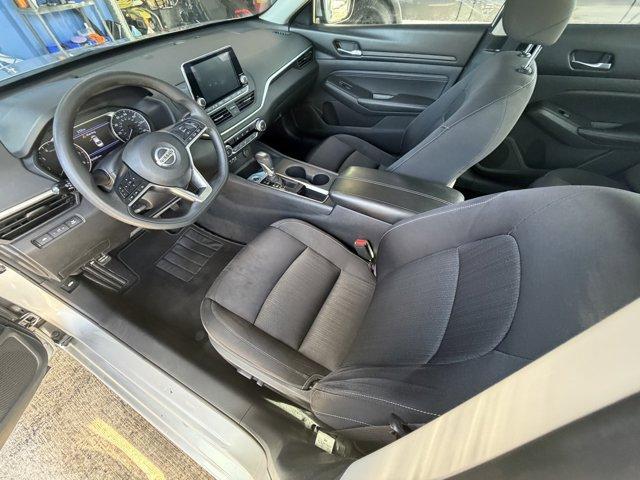 2020 Brilliant Silver Metallic /Charcoal Nissan Altima (1N4BL4BV8LC) with an 4 2.5 L engine, Variable transmission, located at 27610 S Dixie Hwy, Homestead, FL, 33032, (305) 749-2348, 25.510241, -80.438301 - Scores 39 Highway MPG and 28 City MPG! This Nissan Altima boasts a Regular Unleaded I-4 2.5 L/152 engine powering this Variable transmission. CHARCOAL, CLOTH SEAT TRIM, BRILLIANT SILVER METALLIC, [L92] FLOOR MATS and TRUNK MAT.*This Nissan Altima Comes Equipped with These Options *[B10] BODY-COLOR - Photo#11