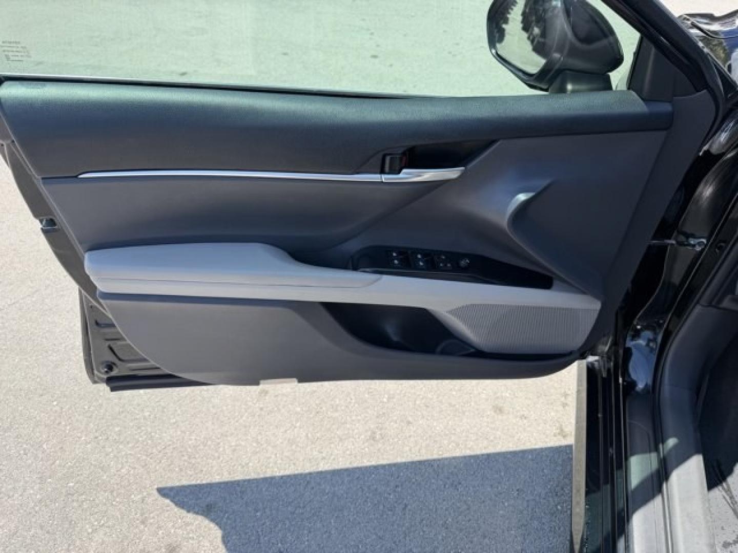 2019 Black Toyota Camry (4T1B11HK2KU) with an 4 2.5 L engine, Automatic transmission, located at 27610 S Dixie Hwy, Homestead, FL, 33032, (305) 749-2348, 25.510241, -80.438301 - KBB.com 10 Most Comfortable Cars Under $30,000. This Toyota Camry boasts a Regular Unleaded I-4 2.5 L/152 engine powering this Automatic transmission. Wireless Phone Connectivity, Window Grid And Roof Mount Antenna, Variable Intermittent Wipers.* This Toyota Camry Features the Following Options *Val - Photo#10
