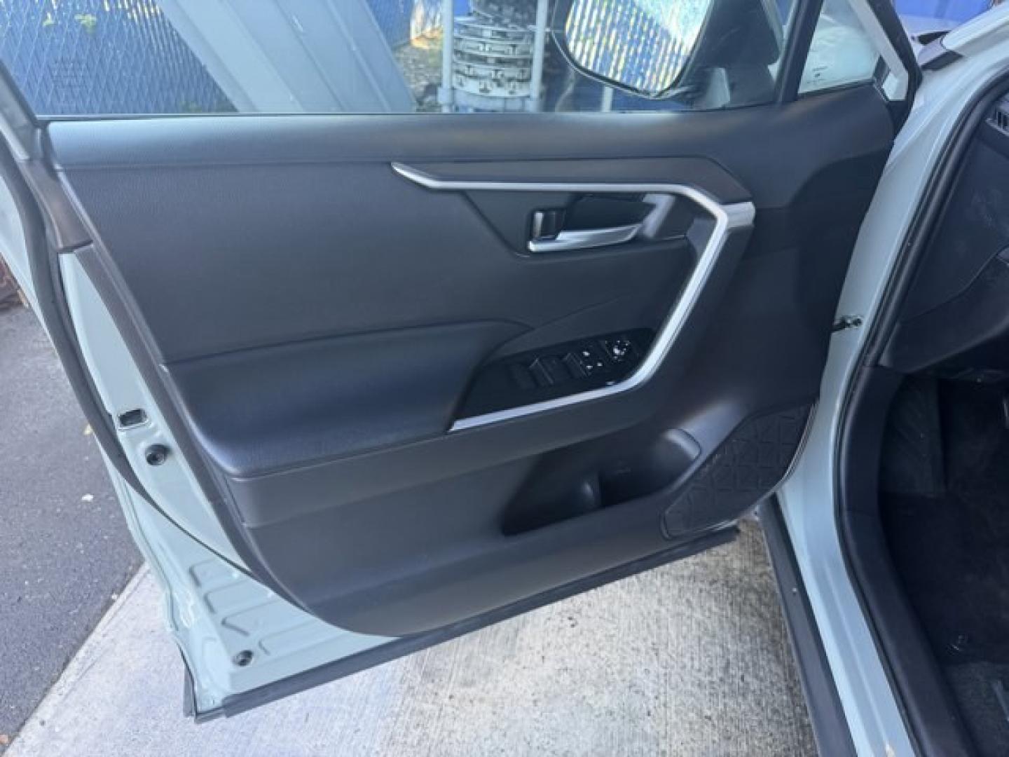 2021 Green Toyota RAV4 (2T3W1RFV4MW) with an 4 2.5 L engine, Automatic transmission, located at 27610 S Dixie Hwy, Homestead, FL, 33032, (305) 749-2348, 25.510241, -80.438301 - Only 29,166 Miles! Boasts 35 Highway MPG and 28 City MPG! This Toyota RAV4 boasts a Regular Unleaded I-4 2.5 L/152 engine powering this Automatic transmission. Wireless Phone Connectivity, Variable Intermittent Wipers, Trip Computer.*This Toyota RAV4 Comes Equipped with These Options *Transmission: - Photo#11