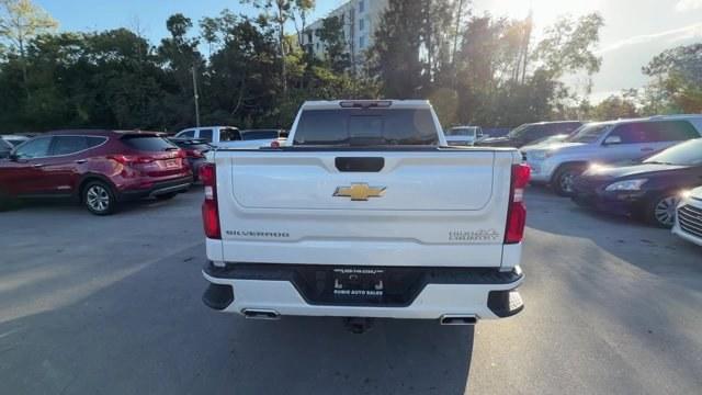 2022 Iridescent Pearl Tricoat /Jet Black Chevrolet Silverado 1500 (3GCPAFET8NG) with an 6 3.0L engine, Automatic transmission, located at 27610 S Dixie Hwy, Homestead, FL, 33032, (305) 749-2348, 25.510241, -80.438301 - Only 45,541 Miles! Delivers 31 Highway MPG and 23 City MPG! This Chevrolet Silverado 1500 delivers a Turbocharged Diesel I6 3.0L/183 engine powering this Automatic transmission. TIRES, 275/50R22SL ALL-SEASON, BLACKWALL, TAILGATE, GATE FUNCTION MANUAL WITH EZ LIFT includes power lock and release, SUN - Photo#3