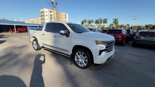 2022 Iridescent Pearl Tricoat /Jet Black Chevrolet Silverado 1500 (3GCPAFET8NG) with an 6 3.0L engine, Automatic transmission, located at 27610 S Dixie Hwy, Homestead, FL, 33032, (305) 749-2348, 25.510241, -80.438301 - Only 45,541 Miles! Delivers 31 Highway MPG and 23 City MPG! This Chevrolet Silverado 1500 delivers a Turbocharged Diesel I6 3.0L/183 engine powering this Automatic transmission. TIRES, 275/50R22SL ALL-SEASON, BLACKWALL, TAILGATE, GATE FUNCTION MANUAL WITH EZ LIFT includes power lock and release, SUN - Photo#6