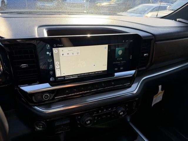 2022 Iridescent Pearl Tricoat /Jet Black Chevrolet Silverado 1500 (3GCPAFET8NG) with an 6 3.0L engine, Automatic transmission, located at 27610 S Dixie Hwy, Homestead, FL, 33032, (305) 749-2348, 25.510241, -80.438301 - Only 45,541 Miles! Delivers 31 Highway MPG and 23 City MPG! This Chevrolet Silverado 1500 delivers a Turbocharged Diesel I6 3.0L/183 engine powering this Automatic transmission. TIRES, 275/50R22SL ALL-SEASON, BLACKWALL, TAILGATE, GATE FUNCTION MANUAL WITH EZ LIFT includes power lock and release, SUN - Photo#9