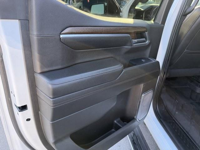 2022 Iridescent Pearl Tricoat /Jet Black Chevrolet Silverado 1500 (3GCPAFET8NG) with an 6 3.0L engine, Automatic transmission, located at 27610 S Dixie Hwy, Homestead, FL, 33032, (305) 749-2348, 25.510241, -80.438301 - Only 45,541 Miles! Delivers 31 Highway MPG and 23 City MPG! This Chevrolet Silverado 1500 delivers a Turbocharged Diesel I6 3.0L/183 engine powering this Automatic transmission. TIRES, 275/50R22SL ALL-SEASON, BLACKWALL, TAILGATE, GATE FUNCTION MANUAL WITH EZ LIFT includes power lock and release, SUN - Photo#11