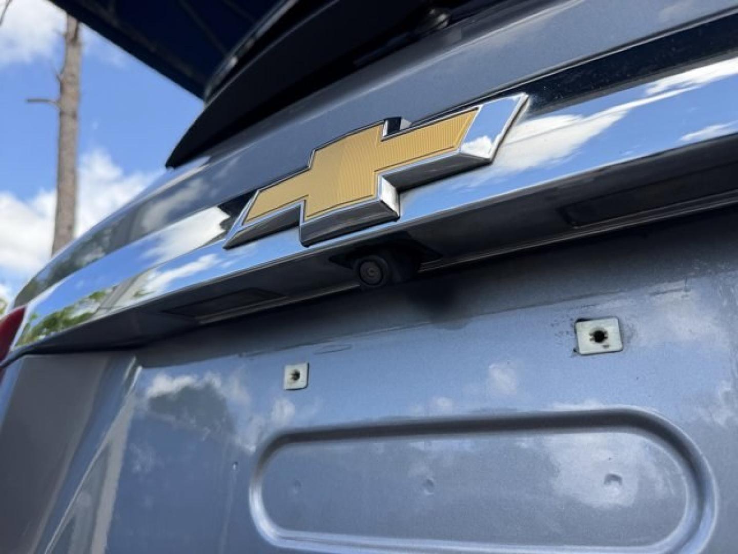 2018 Satin Steel Metallic /Jet Black Chevrolet Traverse (1GNERFKW4JJ) with an 6 3.6L engine, Automatic transmission, located at 27610 S Dixie Hwy, Homestead, FL, 33032, (305) 749-2348, 25.510241, -80.438301 - KBB.com Best Family Cars. Only 95,866 Miles! Boasts 27 Highway MPG and 18 City MPG! This Chevrolet Traverse boasts a Gas V6 3.6L/ engine powering this Automatic transmission. WHEELS, 18 (45.7 CM) BRIGHT SILVER PAINTED ALUMINUM, TRANSMISSION, 9-SPEED AUTOMATIC (STD), TIRES, P255/65R18 ALL-SEASON BLAC - Photo#16