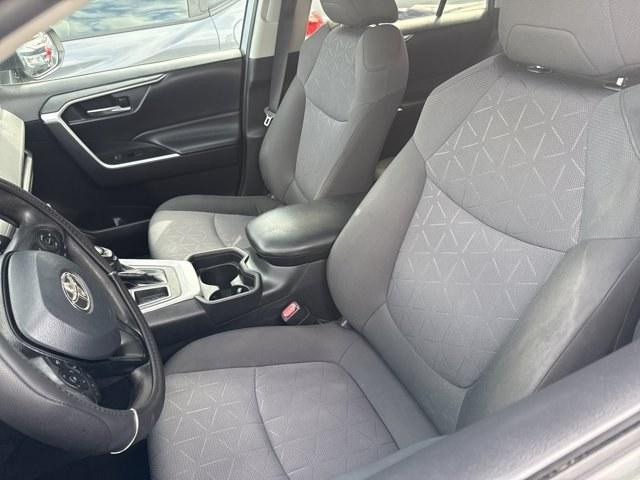 2020 Silver Toyota RAV4 (2T3W1RFV8LW) with an 4 2.5 L engine, Automatic transmission, located at 27610 S Dixie Hwy, Homestead, FL, 33032, (305) 749-2348, 25.510241, -80.438301 - Scores 35 Highway MPG and 28 City MPG! This Toyota RAV4 boasts a Regular Unleaded I-4 2.5 L/152 engine powering this Automatic transmission. Wireless Phone Connectivity, Variable Intermittent Wipers, Urethane Gear Shifter Material.*This Toyota RAV4 Comes Equipped with These Options *Trip Computer, T - Photo#7