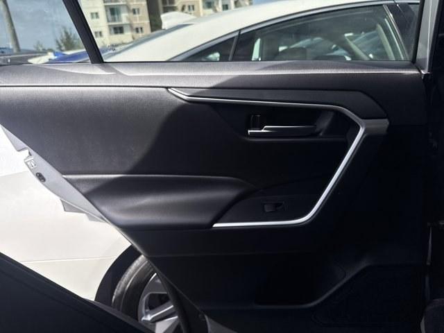 2020 Silver Toyota RAV4 (2T3W1RFV8LW) with an 4 2.5 L engine, Automatic transmission, located at 27610 S Dixie Hwy, Homestead, FL, 33032, (305) 749-2348, 25.510241, -80.438301 - Scores 35 Highway MPG and 28 City MPG! This Toyota RAV4 boasts a Regular Unleaded I-4 2.5 L/152 engine powering this Automatic transmission. Wireless Phone Connectivity, Variable Intermittent Wipers, Urethane Gear Shifter Material.*This Toyota RAV4 Comes Equipped with These Options *Trip Computer, T - Photo#10