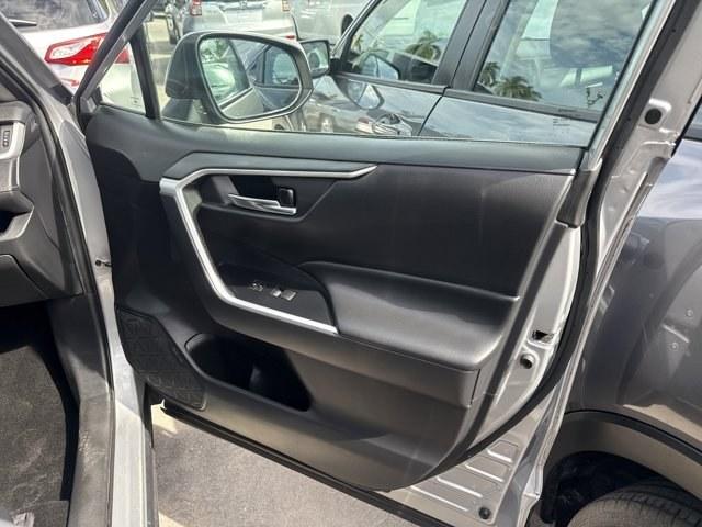 2020 Silver Toyota RAV4 (2T3W1RFV8LW) with an 4 2.5 L engine, Automatic transmission, located at 27610 S Dixie Hwy, Homestead, FL, 33032, (305) 749-2348, 25.510241, -80.438301 - Scores 35 Highway MPG and 28 City MPG! This Toyota RAV4 boasts a Regular Unleaded I-4 2.5 L/152 engine powering this Automatic transmission. Wireless Phone Connectivity, Variable Intermittent Wipers, Urethane Gear Shifter Material.*This Toyota RAV4 Comes Equipped with These Options *Trip Computer, T - Photo#12