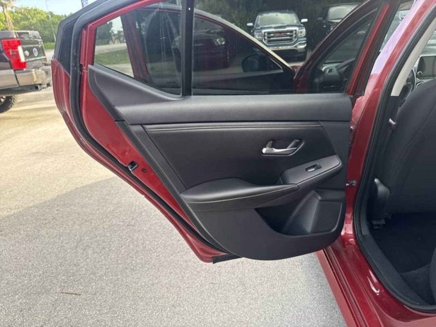 2021 Scarlet Ember Tintcoat /Sport Nissan Sentra (3N1AB8DV6MY) with an 4 2.0 L engine, Variable transmission, located at 27610 S Dixie Hwy, Homestead, FL, 33032, (305) 749-2348, 25.510241, -80.438301 - Delivers 37 Highway MPG and 28 City MPG! This Nissan Sentra delivers a Regular Unleaded I-4 2.0 L/122 engine powering this Variable transmission. [L92] CARPETED FLOOR MATS W/TRUNK MAT, [B93] CLEAR REAR BUMPER PROTECTOR, Wireless Phone Connectivity.* This Nissan Sentra Features the Following Options- Photo#15