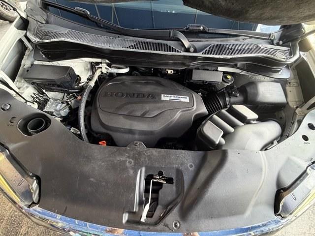 2017 White Honda Pilot (5FNYF6H39HB) with an 6 3.5 L engine, Automatic transmission, located at 27610 S Dixie Hwy, Homestead, FL, 33032, (305) 749-2348, 25.510241, -80.438301 - IIHS Top Safety Pick+. Only 96,081 Miles! Boasts 26 Highway MPG and 18 City MPG! This Honda Pilot boasts a Regular Unleaded V-6 3.5 L/212 engine powering this Automatic transmission. Wireless Phone Connectivity, Window Grid Antenna, Wheels: 18 Alloy.*This Honda Pilot Comes Equipped with These Option - Photo#15