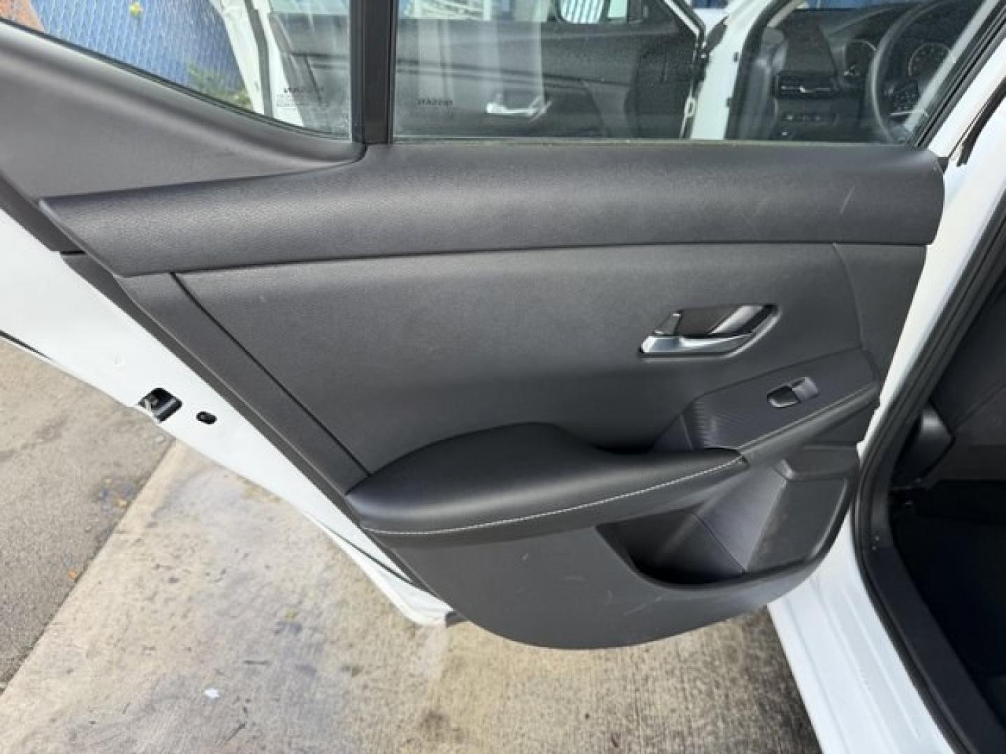 2020 Fresh Powder /Charcoal Nissan Sentra (3N1AB8BV1LY) with an 4 2.0 L engine, Variable transmission, located at 27610 S Dixie Hwy, Homestead, FL, 33032, (305) 749-2348, 25.510241, -80.438301 - Delivers 39 Highway MPG and 29 City MPG! This Nissan Sentra boasts a Regular Unleaded I-4 2.0 L/122 engine powering this Variable transmission. FRESH POWDER, CHARCOAL, CLOTH SEAT TRIM, [L92] CARPETED FLOOR MATS W/TRUNK MAT.* This Nissan Sentra Features the Following Options *Wireless Phone Connectiv - Photo#11
