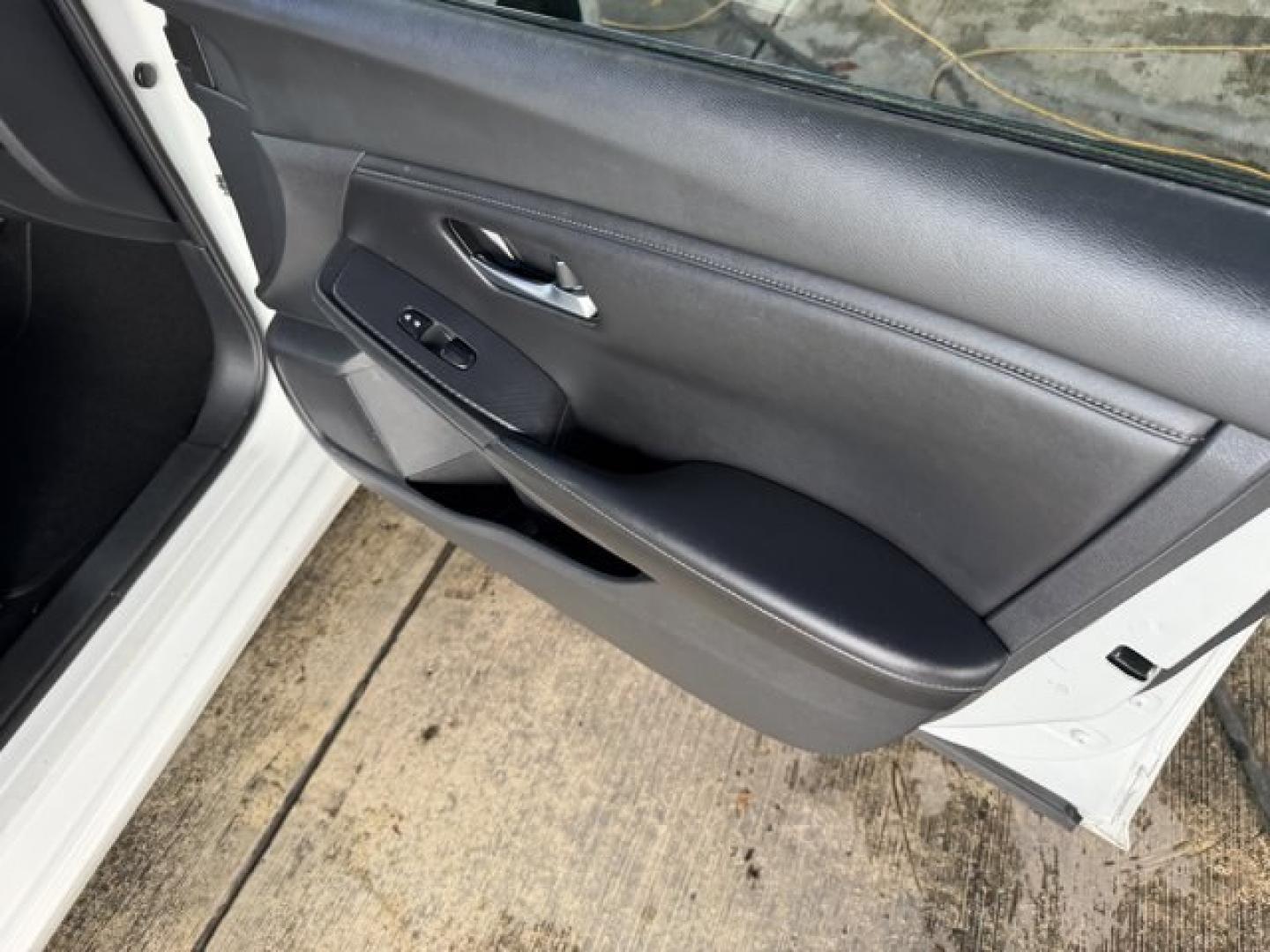 2020 Fresh Powder /Charcoal Nissan Sentra (3N1AB8BV1LY) with an 4 2.0 L engine, Variable transmission, located at 27610 S Dixie Hwy, Homestead, FL, 33032, (305) 749-2348, 25.510241, -80.438301 - Delivers 39 Highway MPG and 29 City MPG! This Nissan Sentra boasts a Regular Unleaded I-4 2.0 L/122 engine powering this Variable transmission. FRESH POWDER, CHARCOAL, CLOTH SEAT TRIM, [L92] CARPETED FLOOR MATS W/TRUNK MAT.* This Nissan Sentra Features the Following Options *Wireless Phone Connectiv - Photo#13