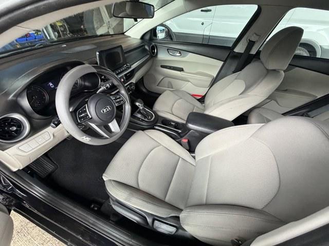 2019 Aurora Black /Gray Kia Forte (3KPF24AD1KE) with an 4 2.0 L engine, Variable transmission, located at 27610 S Dixie Hwy, Homestead, FL, 33032, (305) 749-2348, 25.510241, -80.438301 - KBB.com 10 Best Sedans Under $30,000. Scores 40 Highway MPG and 30 City MPG! This Kia Forte delivers a Regular Unleaded I-4 2.0 L/122 engine powering this Variable transmission. CARPETED FLOOR MATS, CARGO NET, AURORA BLACK.*This Kia Forte Comes Equipped with These Options *Woven Cloth Seat Trim, Wir - Photo#10
