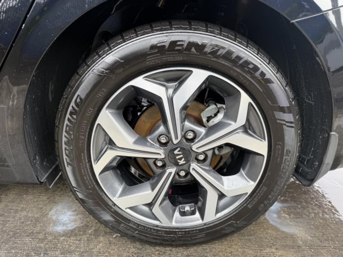 2019 Aurora Black /Gray Kia Forte (3KPF24AD1KE) with an 4 2.0 L engine, Variable transmission, located at 27610 S Dixie Hwy, Homestead, FL, 33032, (305) 749-2348, 25.510241, -80.438301 - KBB.com 10 Best Sedans Under $30,000. Scores 40 Highway MPG and 30 City MPG! This Kia Forte delivers a Regular Unleaded I-4 2.0 L/122 engine powering this Variable transmission. CARPETED FLOOR MATS, CARGO NET, AURORA BLACK.*This Kia Forte Comes Equipped with These Options *Woven Cloth Seat Trim, Wir- Photo#14