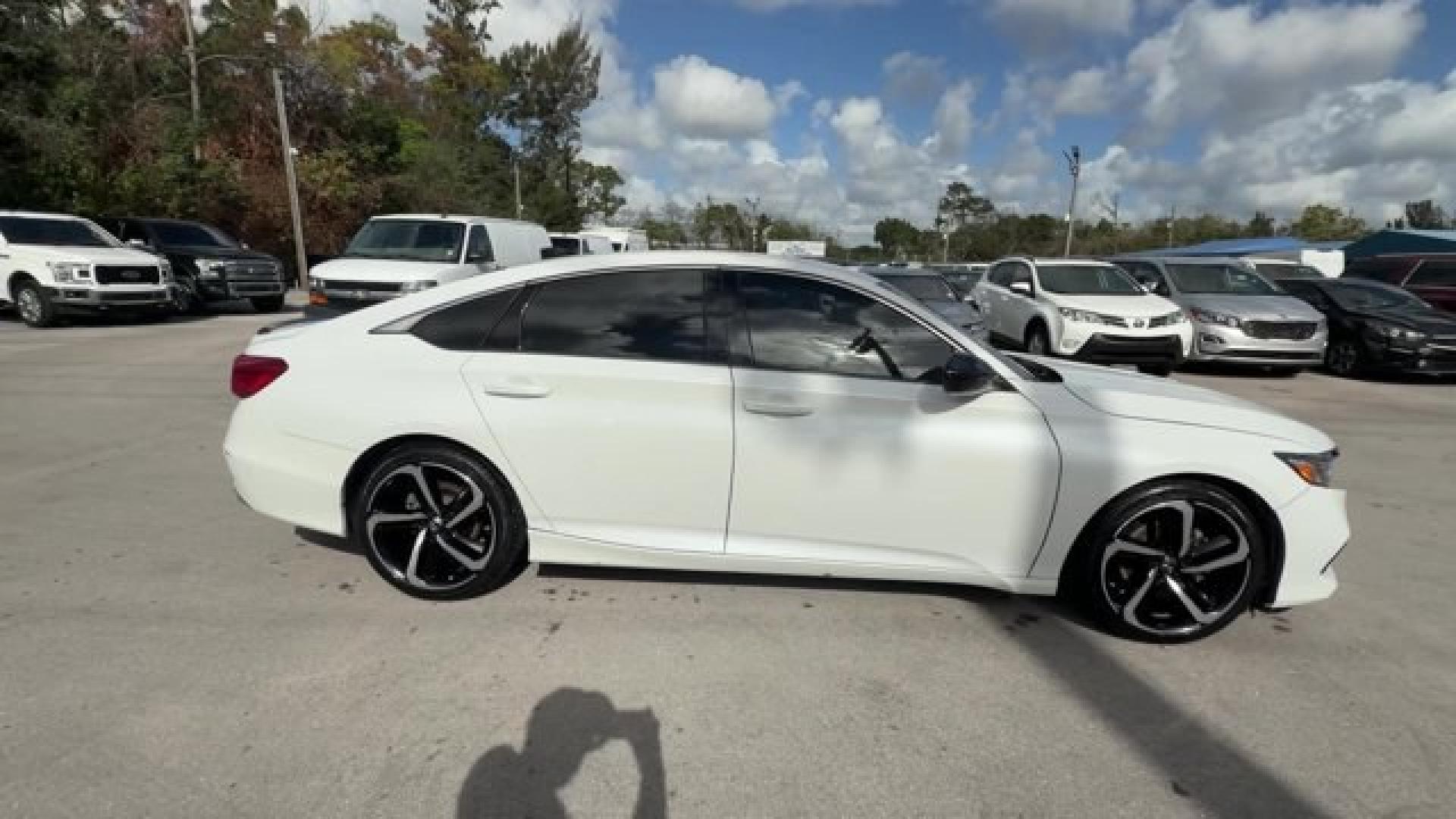 2022 White Honda Accord Sedan (1HGCV1F35NA) with an 4 1.5 L engine, Variable transmission, located at 27610 S Dixie Hwy, Homestead, FL, 33032, (305) 749-2348, 25.510241, -80.438301 - Boasts 35 Highway MPG and 29 City MPG! This Honda Accord Sedan boasts a Intercooled Turbo Regular Unleaded I-4 1.5 L/91 engine powering this Variable transmission. Wireless Phone Connectivity, Wheels: 19 Machine-Finished Alloy w/Black Inserts, Vehicle Stability Assist (VSA) Electronic Stability Cont - Photo#5