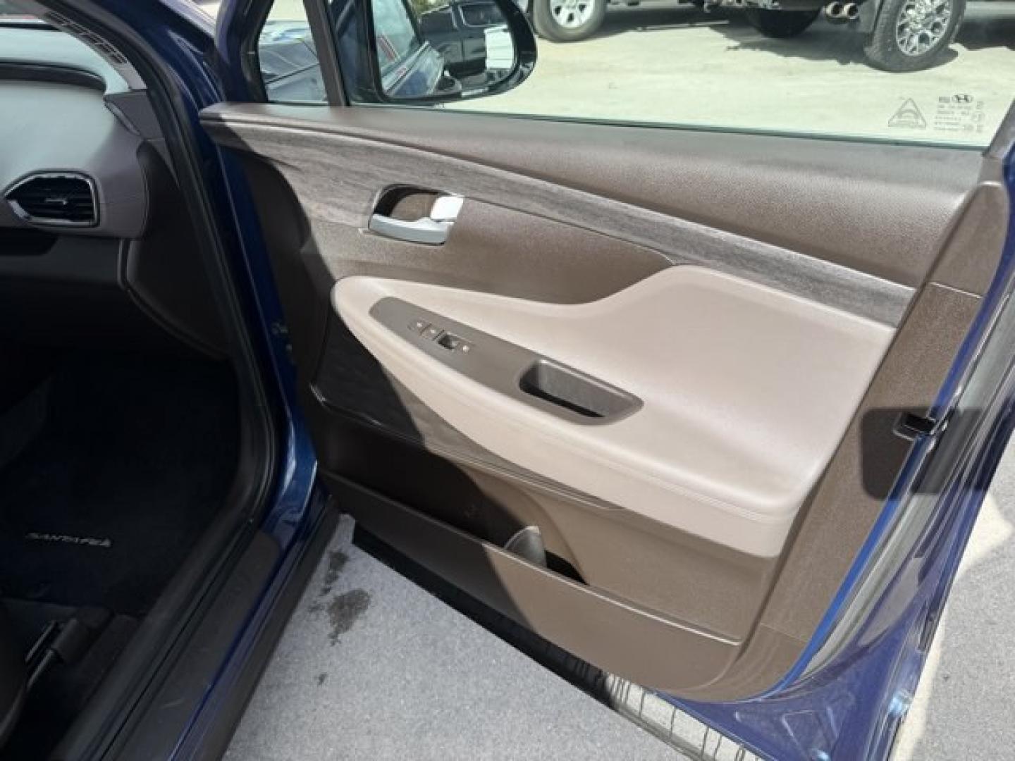 2020 Stormy Sea /Espresso/Gray Hyundai Santa Fe (5NMS33AD1LH) with an 4 2.4 L engine, Automatic transmission, located at 27610 S Dixie Hwy, Homestead, FL, 33032, (305) 749-2348, 25.510241, -80.438301 - Boasts 29 Highway MPG and 22 City MPG! This Hyundai Santa Fe boasts a Regular Unleaded I-4 2.4 L/144 engine powering this Automatic transmission. WHEEL LOCKS, OPTION GROUP 01 -inc: standard equipment, CARPETED FLOOR MATS.* This Hyundai Santa Fe Features the Following Options *BUMPER APPLIQUE, Wirele - Photo#6