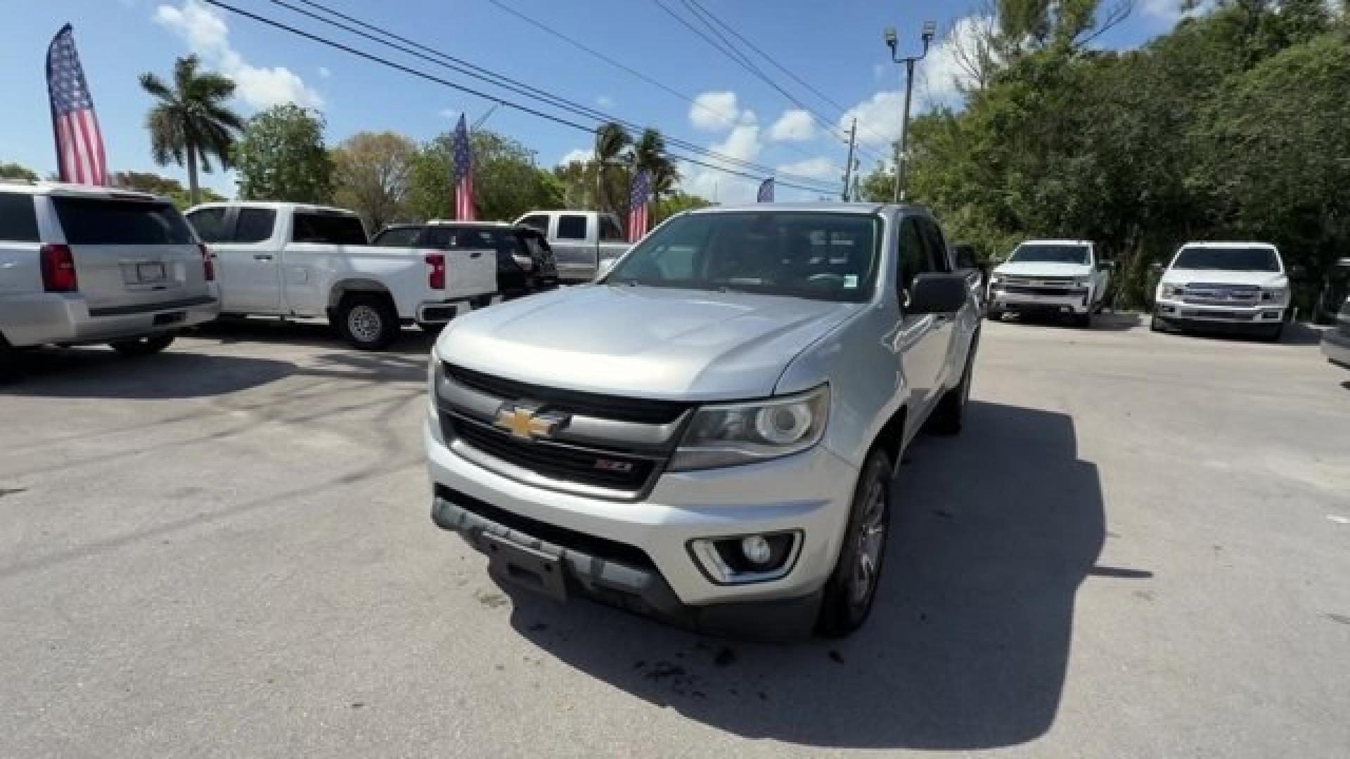 2018 Silver Ice Metallic /Jet Black Chevrolet Colorado (1GCGSDEN4J1) with an 6 3.6L engine, Automatic transmission, located at 27610 S Dixie Hwy, Homestead, FL, 33032, (305) 749-2348, 25.510241, -80.438301 - KBB.com Best Resale Value Awards. Boasts 25 Highway MPG and 18 City MPG! This Chevrolet Colorado delivers a Gas V6 3.6L/ engine powering this Automatic transmission. Z71 PREFERRED EQUIPMENT GROUP includes standard equipment, TRANSMISSION, 8-SPEED AUTOMATIC, TRAILERING PACKAGE, HEAVY-DUTY includes tr - Photo#0