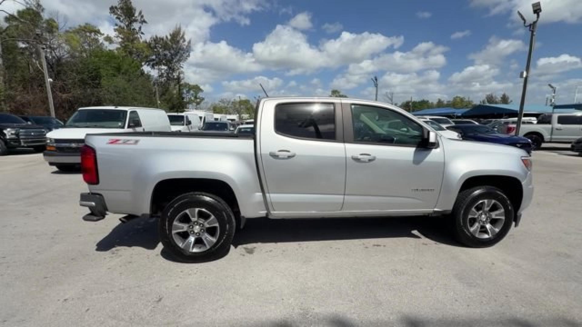 2018 Silver Ice Metallic /Jet Black Chevrolet Colorado (1GCGSDEN4J1) with an 6 3.6L engine, Automatic transmission, located at 27610 S Dixie Hwy, Homestead, FL, 33032, (305) 749-2348, 25.510241, -80.438301 - KBB.com Best Resale Value Awards. Boasts 25 Highway MPG and 18 City MPG! This Chevrolet Colorado delivers a Gas V6 3.6L/ engine powering this Automatic transmission. Z71 PREFERRED EQUIPMENT GROUP includes standard equipment, TRANSMISSION, 8-SPEED AUTOMATIC, TRAILERING PACKAGE, HEAVY-DUTY includes tr - Photo#5