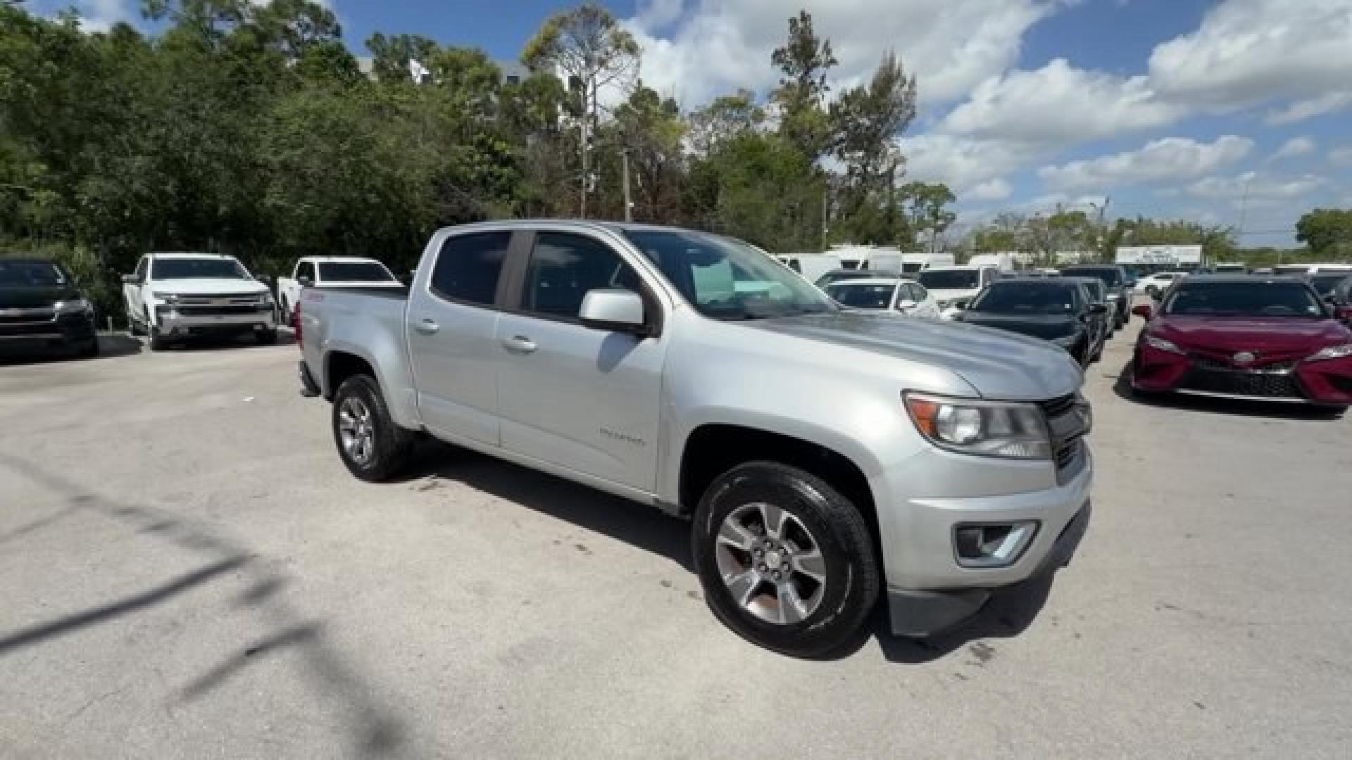 2018 Silver Ice Metallic /Jet Black Chevrolet Colorado (1GCGSDEN4J1) with an 6 3.6L engine, Automatic transmission, located at 27610 S Dixie Hwy, Homestead, FL, 33032, (305) 749-2348, 25.510241, -80.438301 - KBB.com Best Resale Value Awards. Boasts 25 Highway MPG and 18 City MPG! This Chevrolet Colorado delivers a Gas V6 3.6L/ engine powering this Automatic transmission. Z71 PREFERRED EQUIPMENT GROUP includes standard equipment, TRANSMISSION, 8-SPEED AUTOMATIC, TRAILERING PACKAGE, HEAVY-DUTY includes tr - Photo#6