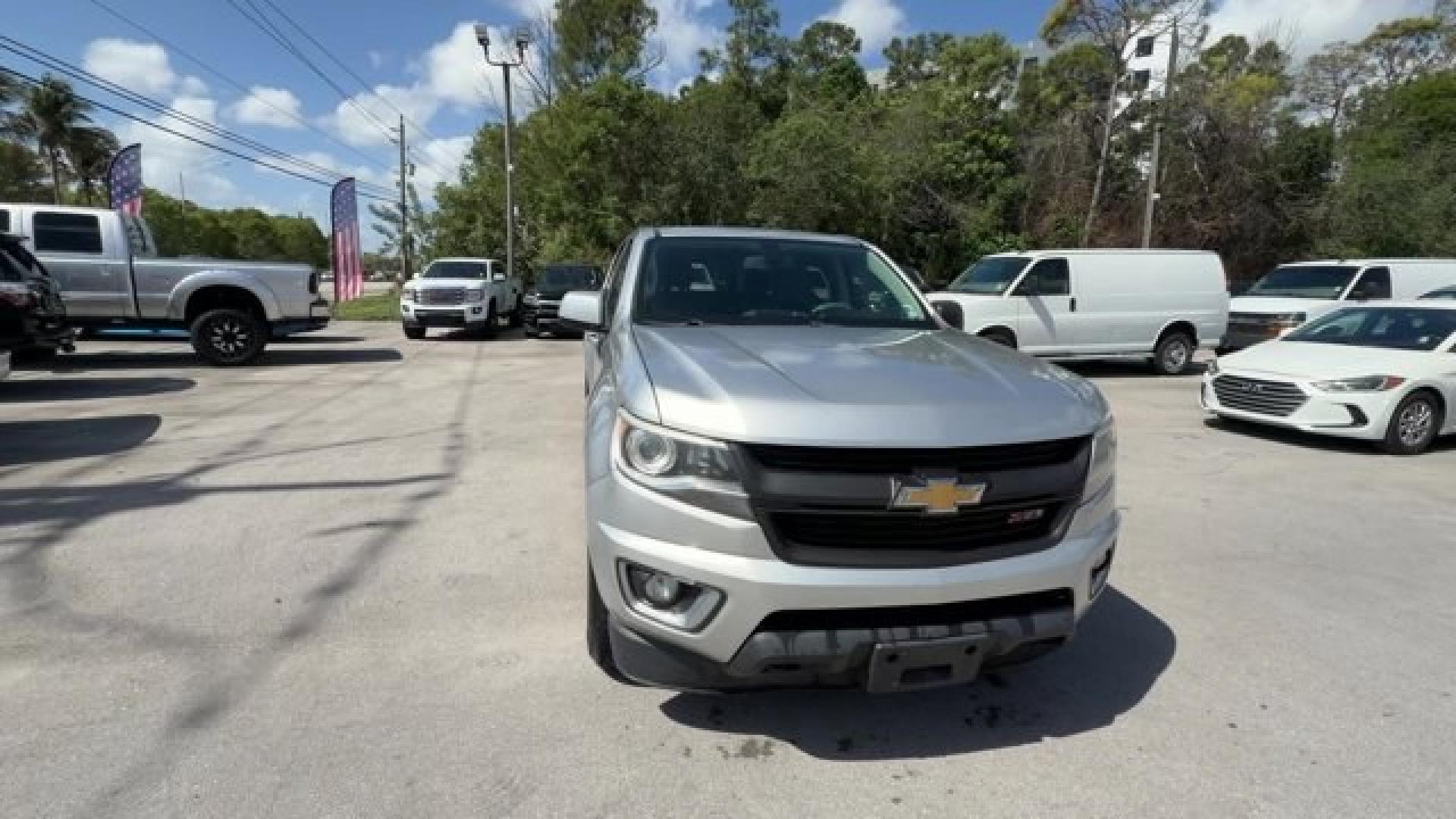 2018 Silver Ice Metallic /Jet Black Chevrolet Colorado (1GCGSDEN4J1) with an 6 3.6L engine, Automatic transmission, located at 27610 S Dixie Hwy, Homestead, FL, 33032, (305) 749-2348, 25.510241, -80.438301 - KBB.com Best Resale Value Awards. Boasts 25 Highway MPG and 18 City MPG! This Chevrolet Colorado delivers a Gas V6 3.6L/ engine powering this Automatic transmission. Z71 PREFERRED EQUIPMENT GROUP includes standard equipment, TRANSMISSION, 8-SPEED AUTOMATIC, TRAILERING PACKAGE, HEAVY-DUTY includes tr - Photo#7