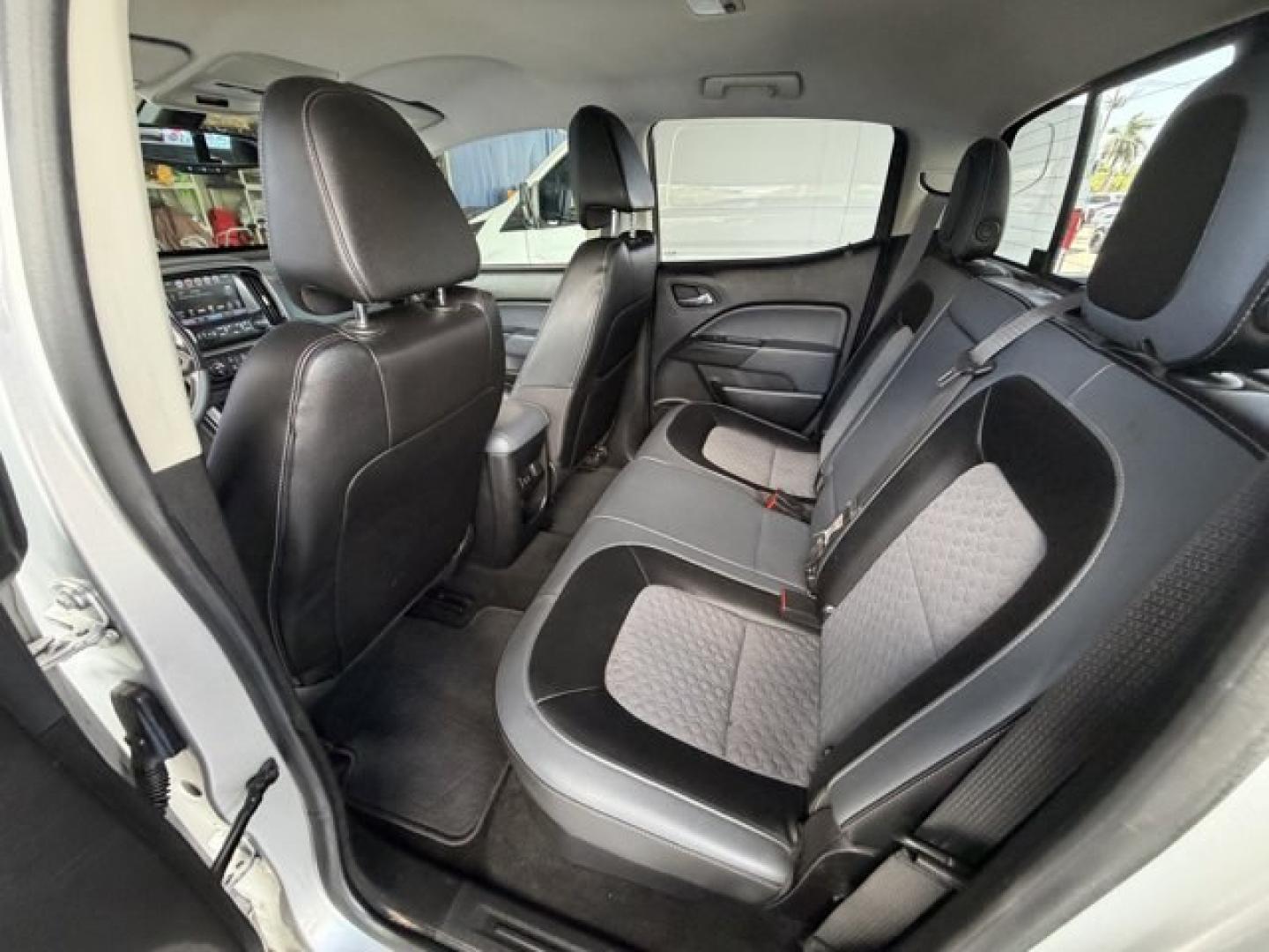 2018 Silver Ice Metallic /Jet Black Chevrolet Colorado (1GCGSDEN4J1) with an 6 3.6L engine, Automatic transmission, located at 27610 S Dixie Hwy, Homestead, FL, 33032, (305) 749-2348, 25.510241, -80.438301 - KBB.com Best Resale Value Awards. Boasts 25 Highway MPG and 18 City MPG! This Chevrolet Colorado delivers a Gas V6 3.6L/ engine powering this Automatic transmission. Z71 PREFERRED EQUIPMENT GROUP includes standard equipment, TRANSMISSION, 8-SPEED AUTOMATIC, TRAILERING PACKAGE, HEAVY-DUTY includes tr - Photo#12