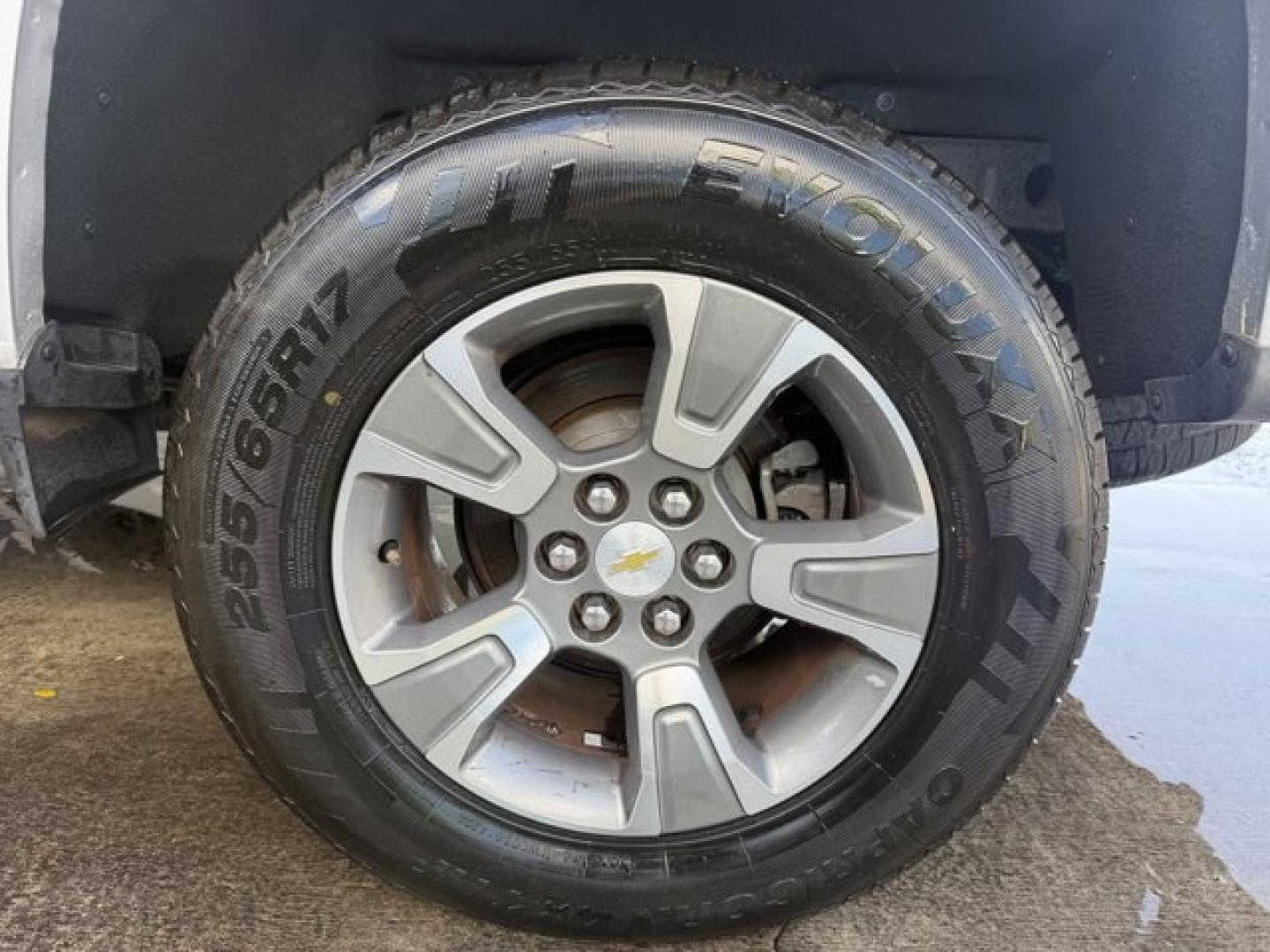 2018 Silver Ice Metallic /Jet Black Chevrolet Colorado (1GCGSDEN4J1) with an 6 3.6L engine, Automatic transmission, located at 27610 S Dixie Hwy, Homestead, FL, 33032, (305) 749-2348, 25.510241, -80.438301 - KBB.com Best Resale Value Awards. Boasts 25 Highway MPG and 18 City MPG! This Chevrolet Colorado delivers a Gas V6 3.6L/ engine powering this Automatic transmission. Z71 PREFERRED EQUIPMENT GROUP includes standard equipment, TRANSMISSION, 8-SPEED AUTOMATIC, TRAILERING PACKAGE, HEAVY-DUTY includes tr - Photo#14