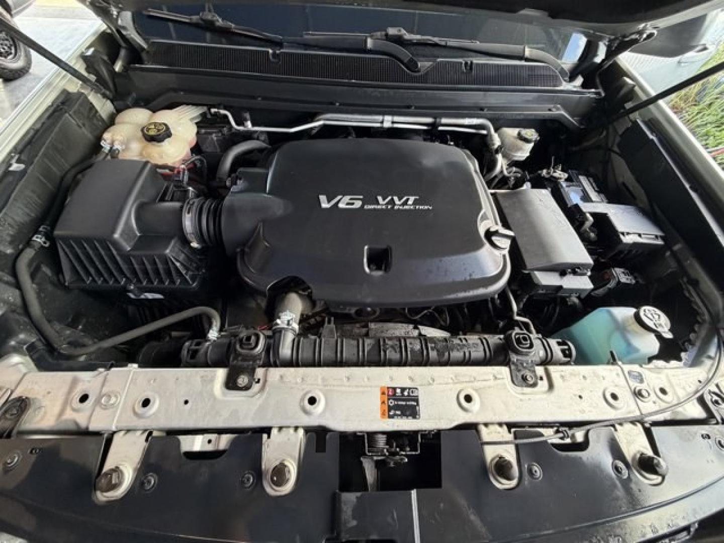 2018 Silver Ice Metallic /Jet Black Chevrolet Colorado (1GCGSDEN4J1) with an 6 3.6L engine, Automatic transmission, located at 27610 S Dixie Hwy, Homestead, FL, 33032, (305) 749-2348, 25.510241, -80.438301 - KBB.com Best Resale Value Awards. Boasts 25 Highway MPG and 18 City MPG! This Chevrolet Colorado delivers a Gas V6 3.6L/ engine powering this Automatic transmission. Z71 PREFERRED EQUIPMENT GROUP includes standard equipment, TRANSMISSION, 8-SPEED AUTOMATIC, TRAILERING PACKAGE, HEAVY-DUTY includes tr - Photo#16