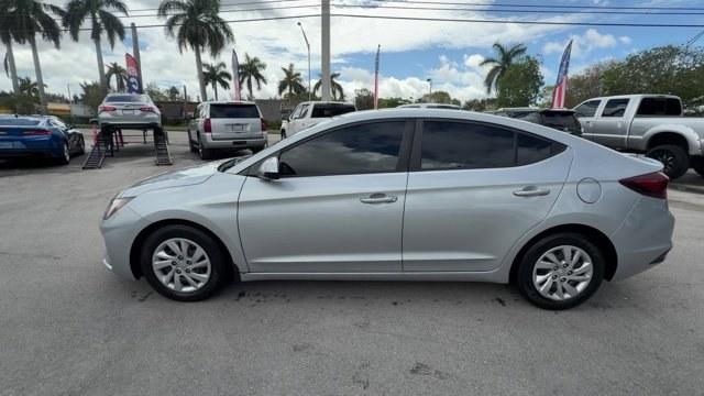 2020 Stellar Silver /Gray Hyundai Elantra (KMHD74LF3LU) with an 4 2.0 L engine, Variable transmission, located at 27610 S Dixie Hwy, Homestead, FL, 33032, (305) 749-2348, 25.510241, -80.438301 - Boasts 40 Highway MPG and 30 City MPG! This Hyundai Elantra boasts a Regular Unleaded I-4 2.0 L/122 engine powering this Variable transmission. REAR BUMPER APPLIQUE, OPTION GROUP 01 -inc: standard equipment, MUDGUARDS.*This Hyundai Elantra Comes Equipped with These Options *GRAY, PREMIUM CLOTH SEAT - Photo#1
