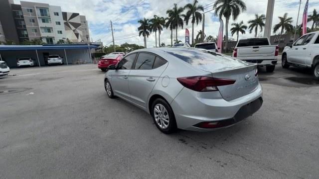 2020 Stellar Silver /Gray Hyundai Elantra (KMHD74LF3LU) with an 4 2.0 L engine, Variable transmission, located at 27610 S Dixie Hwy, Homestead, FL, 33032, (305) 749-2348, 25.510241, -80.438301 - Boasts 40 Highway MPG and 30 City MPG! This Hyundai Elantra boasts a Regular Unleaded I-4 2.0 L/122 engine powering this Variable transmission. REAR BUMPER APPLIQUE, OPTION GROUP 01 -inc: standard equipment, MUDGUARDS.*This Hyundai Elantra Comes Equipped with These Options *GRAY, PREMIUM CLOTH SEAT - Photo#2