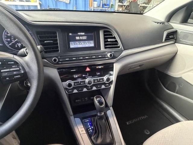 2020 Stellar Silver /Gray Hyundai Elantra (KMHD74LF3LU) with an 4 2.0 L engine, Variable transmission, located at 27610 S Dixie Hwy, Homestead, FL, 33032, (305) 749-2348, 25.510241, -80.438301 - Boasts 40 Highway MPG and 30 City MPG! This Hyundai Elantra boasts a Regular Unleaded I-4 2.0 L/122 engine powering this Variable transmission. REAR BUMPER APPLIQUE, OPTION GROUP 01 -inc: standard equipment, MUDGUARDS.*This Hyundai Elantra Comes Equipped with These Options *GRAY, PREMIUM CLOTH SEAT - Photo#9