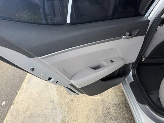 2020 Stellar Silver /Gray Hyundai Elantra (KMHD74LF3LU) with an 4 2.0 L engine, Variable transmission, located at 27610 S Dixie Hwy, Homestead, FL, 33032, (305) 749-2348, 25.510241, -80.438301 - Boasts 40 Highway MPG and 30 City MPG! This Hyundai Elantra boasts a Regular Unleaded I-4 2.0 L/122 engine powering this Variable transmission. REAR BUMPER APPLIQUE, OPTION GROUP 01 -inc: standard equipment, MUDGUARDS.*This Hyundai Elantra Comes Equipped with These Options *GRAY, PREMIUM CLOTH SEAT - Photo#11