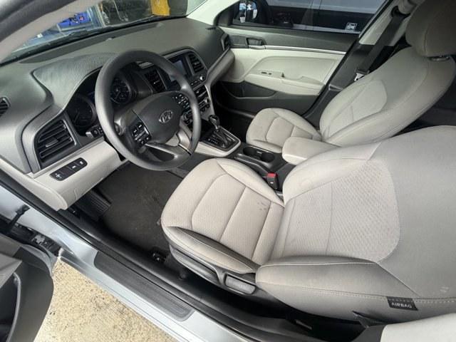 2020 Stellar Silver /Gray Hyundai Elantra (KMHD74LF3LU) with an 4 2.0 L engine, Variable transmission, located at 27610 S Dixie Hwy, Homestead, FL, 33032, (305) 749-2348, 25.510241, -80.438301 - Boasts 40 Highway MPG and 30 City MPG! This Hyundai Elantra boasts a Regular Unleaded I-4 2.0 L/122 engine powering this Variable transmission. REAR BUMPER APPLIQUE, OPTION GROUP 01 -inc: standard equipment, MUDGUARDS.*This Hyundai Elantra Comes Equipped with These Options *GRAY, PREMIUM CLOTH SEAT - Photo#12