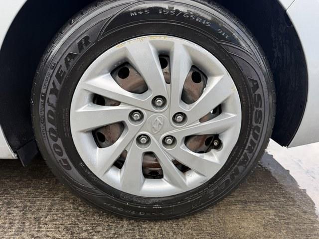 2020 Stellar Silver /Gray Hyundai Elantra (KMHD74LF3LU) with an 4 2.0 L engine, Variable transmission, located at 27610 S Dixie Hwy, Homestead, FL, 33032, (305) 749-2348, 25.510241, -80.438301 - Boasts 40 Highway MPG and 30 City MPG! This Hyundai Elantra boasts a Regular Unleaded I-4 2.0 L/122 engine powering this Variable transmission. REAR BUMPER APPLIQUE, OPTION GROUP 01 -inc: standard equipment, MUDGUARDS.*This Hyundai Elantra Comes Equipped with These Options *GRAY, PREMIUM CLOTH SEAT - Photo#14