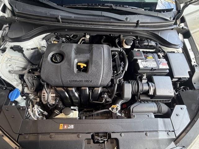 2020 Stellar Silver /Gray Hyundai Elantra (KMHD74LF3LU) with an 4 2.0 L engine, Variable transmission, located at 27610 S Dixie Hwy, Homestead, FL, 33032, (305) 749-2348, 25.510241, -80.438301 - Boasts 40 Highway MPG and 30 City MPG! This Hyundai Elantra boasts a Regular Unleaded I-4 2.0 L/122 engine powering this Variable transmission. REAR BUMPER APPLIQUE, OPTION GROUP 01 -inc: standard equipment, MUDGUARDS.*This Hyundai Elantra Comes Equipped with These Options *GRAY, PREMIUM CLOTH SEAT - Photo#15