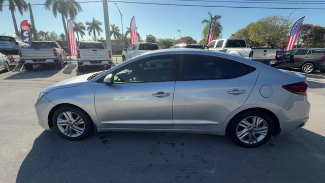 2020 Stellar Silver /Black Hyundai Elantra (KMHD84LF4LU) with an 4 2.0 L engine, Variable transmission, located at 27610 S Dixie Hwy, Homestead, FL, 33032, (305) 749-2348, 25.510241, -80.438301 - Delivers 40 Highway MPG and 30 City MPG! This Hyundai Elantra boasts a Regular Unleaded I-4 2.0 L/122 engine powering this Variable transmission. WHEEL LOCKS, STELLAR SILVER, REVERSIBLE CARGO TRAY.* This Hyundai Elantra Features the Following Options *REAR BUMPER APPLIQUE, OPTION GROUP 01 -inc: stan - Photo#1