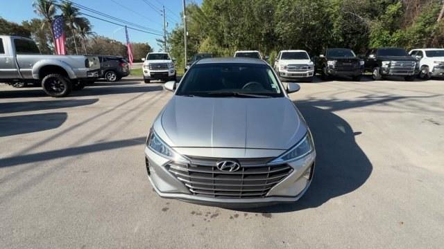 2020 Stellar Silver /Black Hyundai Elantra (KMHD84LF4LU) with an 4 2.0 L engine, Variable transmission, located at 27610 S Dixie Hwy, Homestead, FL, 33032, (305) 749-2348, 25.510241, -80.438301 - Delivers 40 Highway MPG and 30 City MPG! This Hyundai Elantra boasts a Regular Unleaded I-4 2.0 L/122 engine powering this Variable transmission. WHEEL LOCKS, STELLAR SILVER, REVERSIBLE CARGO TRAY.* This Hyundai Elantra Features the Following Options *REAR BUMPER APPLIQUE, OPTION GROUP 01 -inc: stan - Photo#7