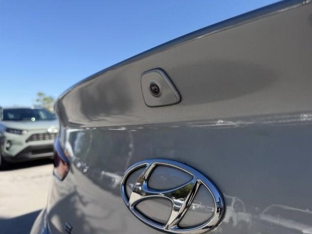 2020 Stellar Silver /Black Hyundai Elantra (KMHD84LF4LU) with an 4 2.0 L engine, Variable transmission, located at 27610 S Dixie Hwy, Homestead, FL, 33032, (305) 749-2348, 25.510241, -80.438301 - Delivers 40 Highway MPG and 30 City MPG! This Hyundai Elantra boasts a Regular Unleaded I-4 2.0 L/122 engine powering this Variable transmission. WHEEL LOCKS, STELLAR SILVER, REVERSIBLE CARGO TRAY.* This Hyundai Elantra Features the Following Options *REAR BUMPER APPLIQUE, OPTION GROUP 01 -inc: stan - Photo#14