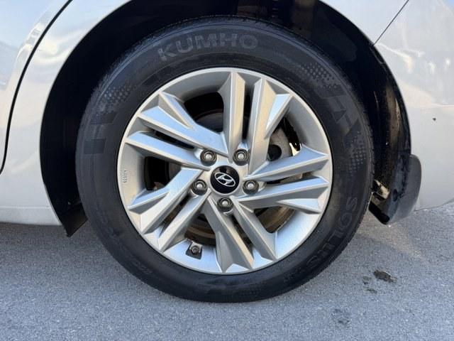 2020 Stellar Silver /Black Hyundai Elantra (KMHD84LF4LU) with an 4 2.0 L engine, Variable transmission, located at 27610 S Dixie Hwy, Homestead, FL, 33032, (305) 749-2348, 25.510241, -80.438301 - Delivers 40 Highway MPG and 30 City MPG! This Hyundai Elantra boasts a Regular Unleaded I-4 2.0 L/122 engine powering this Variable transmission. WHEEL LOCKS, STELLAR SILVER, REVERSIBLE CARGO TRAY.* This Hyundai Elantra Features the Following Options *REAR BUMPER APPLIQUE, OPTION GROUP 01 -inc: stan - Photo#16