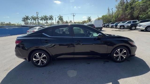 2020 Super Black /Charcoal Nissan Sentra (3N1AB8CV2LY) with an 4 2.0 L engine, Variable transmission, located at 27610 S Dixie Hwy, Homestead, FL, 33032, (305) 749-2348, 25.510241, -80.438301 - Delivers 39 Highway MPG and 29 City MPG! This Nissan Sentra delivers a Regular Unleaded I-4 2.0 L/122 engine powering this Variable transmission. SUPER BLACK, [L92] CARPETED FLOOR MATS W/TRUNK MAT, [B92] BODY COLORED SPLASH GUARDS (4-PIECE).*This Nissan Sentra Comes Equipped with These Options *Wire - Photo#5