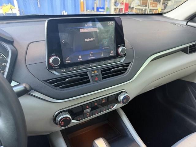 2019 Glacier White /Light Gray Nissan Altima (1N4BL4BV5KC) with an 4 2.5 L engine, Variable transmission, located at 27610 S Dixie Hwy, Homestead, FL, 33032, (305) 749-2348, 25.510241, -80.438301 - KBB.com 10 Best All-Wheel-Drive Vehicles Under $30,000. Delivers 39 Highway MPG and 28 City MPG! This Nissan Altima delivers a Regular Unleaded I-4 2.5 L/152 engine powering this Variable transmission. GLACIER WHITE, [L92] FLOOR MATS and TRUNK MAT, [B10] BODY-COLORED SPLASH GUARDS.*This Nissan Alt - Photo#9