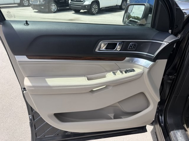 2018 Black Ford Explorer (1FM5K7F85JG) with an 6 3.5 L engine, Automatic transmission, located at 27610 S Dixie Hwy, Homestead, FL, 33032, (305) 749-2348, 25.510241, -80.438301 - KBB.com 10 Most Awarded Brands. Delivers 27 Highway MPG and 19 City MPG! This Ford Explorer delivers a Regular Unleaded V-6 3.5 L/213 engine powering this Automatic transmission. ENGINE: 3.5L TI-VCT V6, Wheels: 20 Premium Luster Nickel-Painted Aluminum, Voice Activated Dual Zone Front Automatic Air - Photo#10