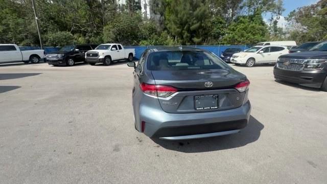 2020 Gray Toyota Corolla (5YFDPRAE5LP) with an 4 1.8 L engine, Variable transmission, located at 27610 S Dixie Hwy, Homestead, FL, 33032, (305) 749-2348, 25.510241, -80.438301 - KBB.com 10 Coolest New Cars Under $20,000. Scores 38 Highway MPG and 30 City MPG! This Toyota Corolla delivers a Regular Unleaded I-4 1.8 L/110 engine powering this Variable transmission. Wireless Phone Connectivity, Wheels w/Full Wheel Covers, Urethane Gear Shifter Material.*This Toyota Corolla Com - Photo#4