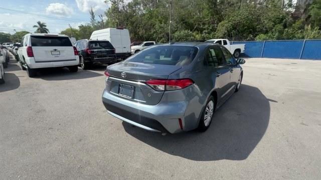 2020 Gray Toyota Corolla (5YFDPRAE5LP) with an 4 1.8 L engine, Variable transmission, located at 27610 S Dixie Hwy, Homestead, FL, 33032, (305) 749-2348, 25.510241, -80.438301 - KBB.com 10 Coolest New Cars Under $20,000. Scores 38 Highway MPG and 30 City MPG! This Toyota Corolla delivers a Regular Unleaded I-4 1.8 L/110 engine powering this Variable transmission. Wireless Phone Connectivity, Wheels w/Full Wheel Covers, Urethane Gear Shifter Material.*This Toyota Corolla Com - Photo#9