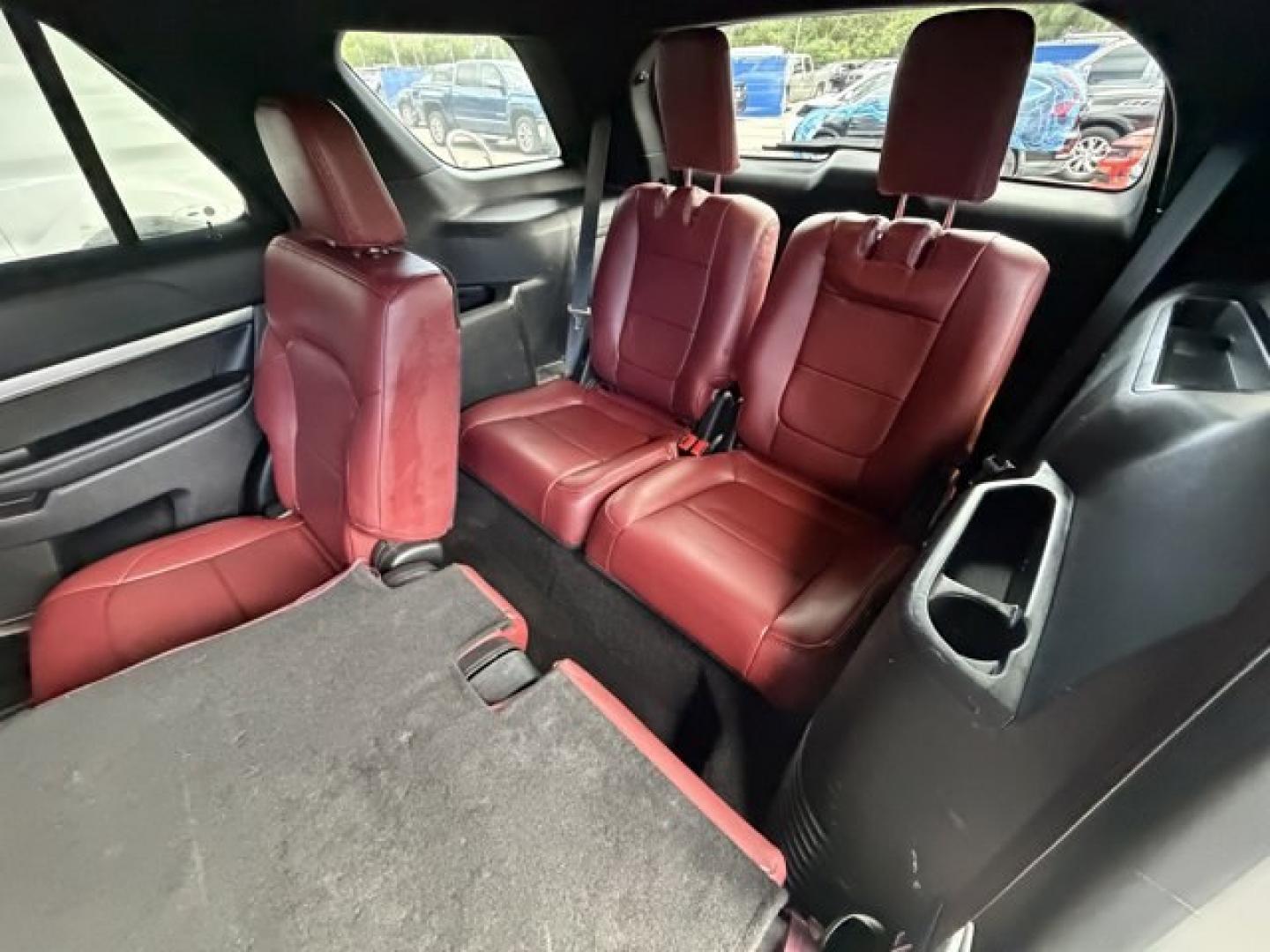 2019 White Ford Explorer (1FM5K7D83KG) with an 6 3.5 L engine, Automatic transmission, located at 27610 S Dixie Hwy, Homestead, FL, 33032, (305) 749-2348, 25.510241, -80.438301 - Boasts 24 Highway MPG and 17 City MPG! This Ford Explorer delivers a Regular Unleaded V-6 3.5 L/213 engine powering this Automatic transmission. ENGINE: 3.5L TI-VCT V6, Wheels: 18 5-Spoke Sparkle Silver-Painted Alum, Valet Function.* This Ford Explorer Features the Following Options *Trip Computer, - Photo#11