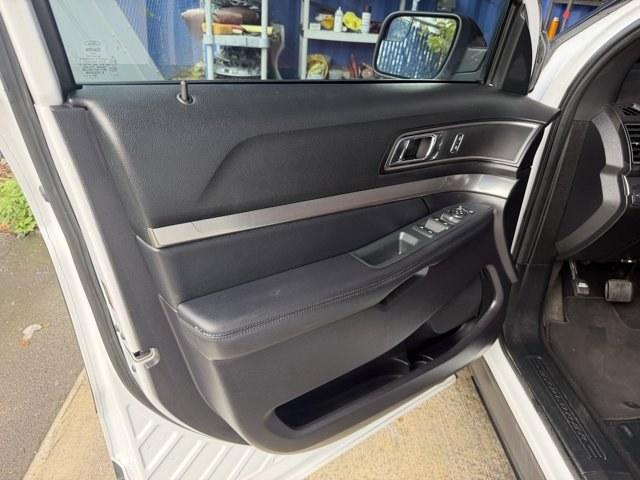 2019 White Ford Explorer (1FM5K7D83KG) with an 6 3.5 L engine, Automatic transmission, located at 27610 S Dixie Hwy, Homestead, FL, 33032, (305) 749-2348, 25.510241, -80.438301 - Boasts 24 Highway MPG and 17 City MPG! This Ford Explorer delivers a Regular Unleaded V-6 3.5 L/213 engine powering this Automatic transmission. ENGINE: 3.5L TI-VCT V6, Wheels: 18 5-Spoke Sparkle Silver-Painted Alum, Valet Function.* This Ford Explorer Features the Following Options *Trip Computer, - Photo#12